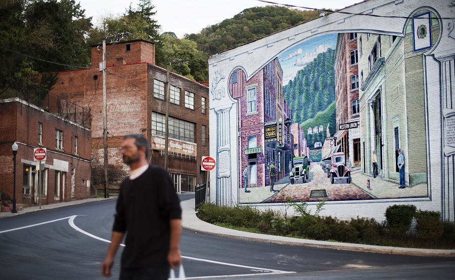 In the poorest towns in the U.S., public transportation is often hard to find and a commute to where jobs are is often next to impossible. (Photo: AP)